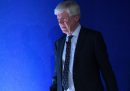 L'ex direttore generale della BBC Tony Hall si è dimesso da presidente della National Gallery per l'intervista a Diana ottenuta con metodi “disonesti”