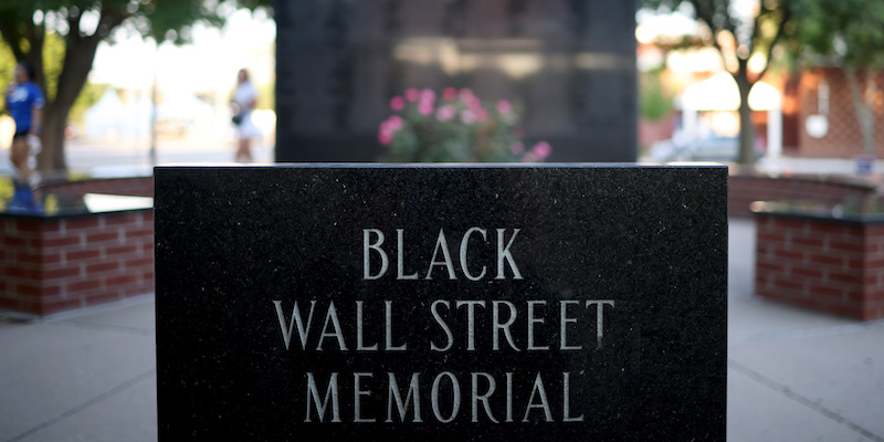 Il memoriale del massacro di Black Wall Street a Tulsa (Win McNamee/Getty Images)