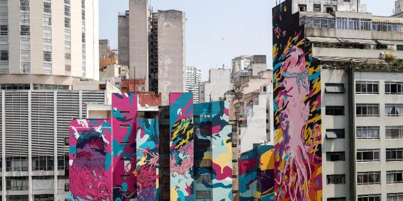 Il murale "Aquario Urbano" dipinto a San Paolo dall'artista brasiliano Felipe Yung, conosciuto anche come Flip. (EPA/ Sebastiao Moreira via ANSA)