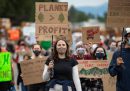 Le proteste per salvare gli alberi secolari in Canada