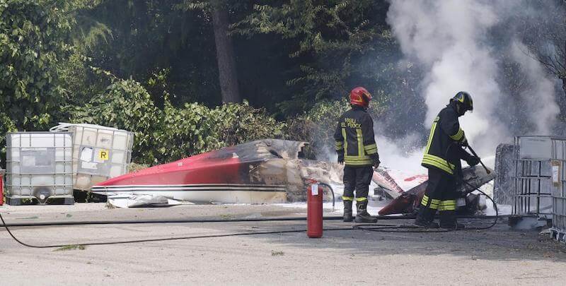 L'aereo da turismo precipitato all'esterno dell'aeroporto di Padova, in cui è morto Egidio Gavazzi
(ANSA/ NICOLA FOSSELLA)