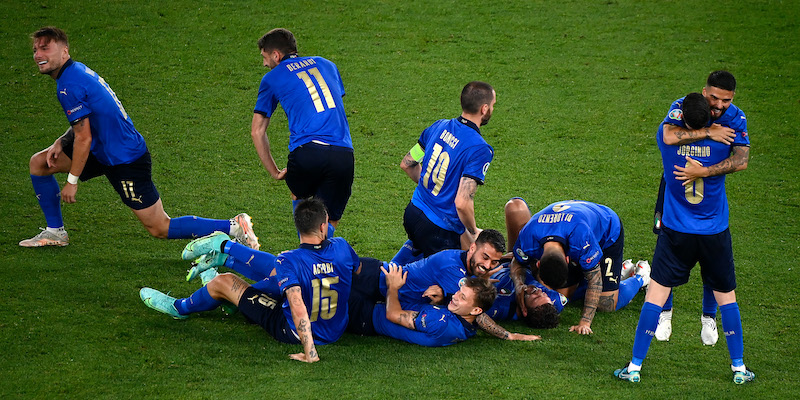 L'Italia dopo il secondo gol di Manuel Locatelli (Pool/UEFA via Getty Images)
