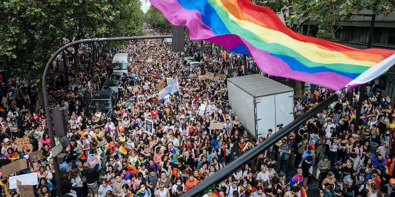 Il Pride a Parigi, il 26 giugno 2021 (AP Photo/Lewis Joly, La Presse)