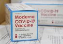 L’EMA ha raccomandato ai paesi europei di autorizzare la somministrazione del vaccino di Moderna anche agli adolescenti tra i 12 e i 17 anni