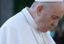 Papa Francesco rimarrà in ospedale almeno una settimana dopo un intervento chirurgico al colon, dice il Vaticano