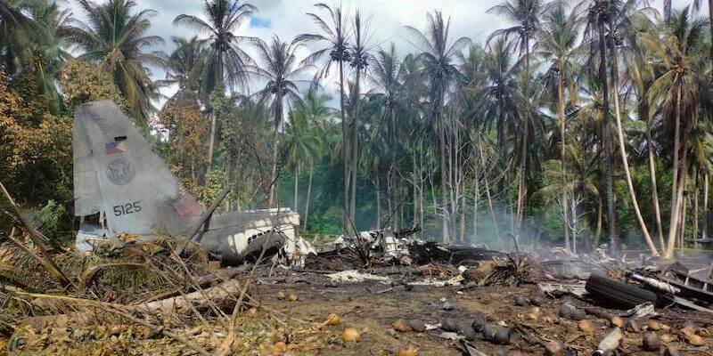 I resti dell'aereo militare filippino schiantatosi vicino a Parikul, nella provincia di Sulu, il 4 luglio 2021 (Joint Task Force-Sulu via AP, La Presse)