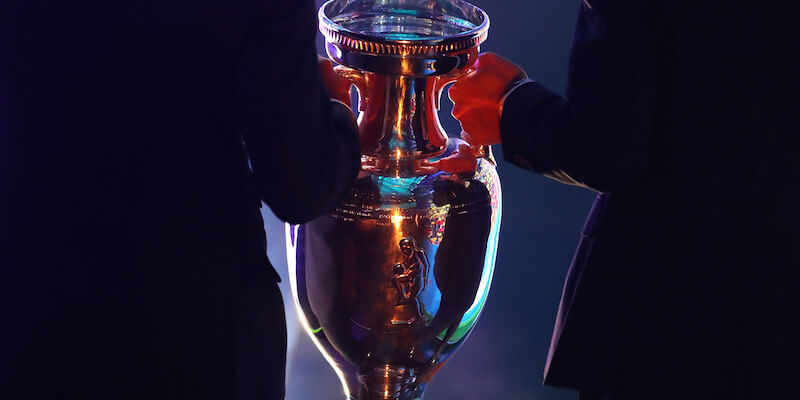 La coppa Henri Delaunay ai sorteggi dei gironi di Euro 2020 (Catherine Ivill/Getty Images)
