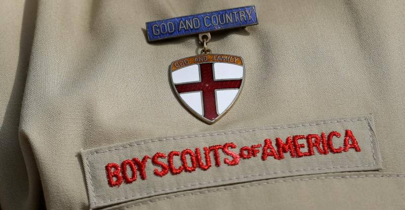 Boy Scouts of America dovrà pagare un risarcimento di 850 milioni di dollari per gli abusi sessuali subiti da quasi 90mila persone