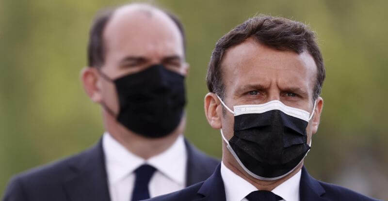 Il primo ministro francese Jean Castex, a sinistra, e il presidente francese Emmanuel Macron (Christian Hartmann/ Pool via AP, LaPresse)