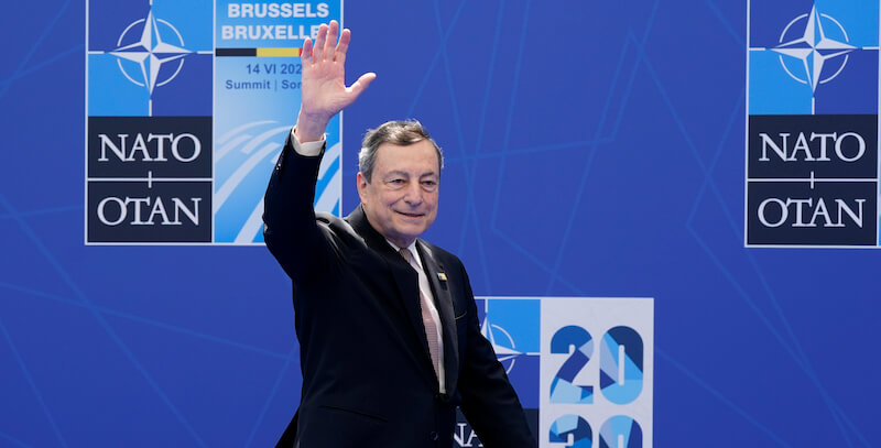 Il presidente del Consiglio Mario Draghi al summit della NATO a Bruxelles lo scorso giugno (AP Photo/Patrick Semansky, Pool)