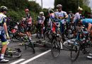 Il Tour de France ha ritirato la denuncia nei confronti della spettatrice che sabato aveva provocato la caduta di decine di ciclisti