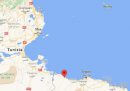 Almeno 43 migranti sono morti in un naufragio al largo della Tunisia, dice la Mezzaluna Rossa tunisina