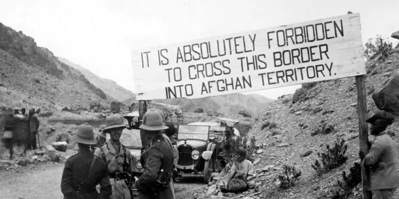 Truppe britanniche al passo Khyber, al confine con il Pakistan, nel 1919 (Hulton Archive/Getty Images)