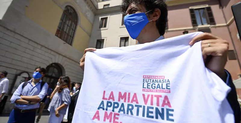Marco Cappato dell'Associazione Luca Coscioni, promotrice del referendum sulla legalizzazione dell'eutanasia 
(ANSA/RICCARDO ANTIMIANI)