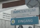 In Germania un'infermiera è sospettata di aver somministrato migliaia di soluzioni saline al posto dei vaccini