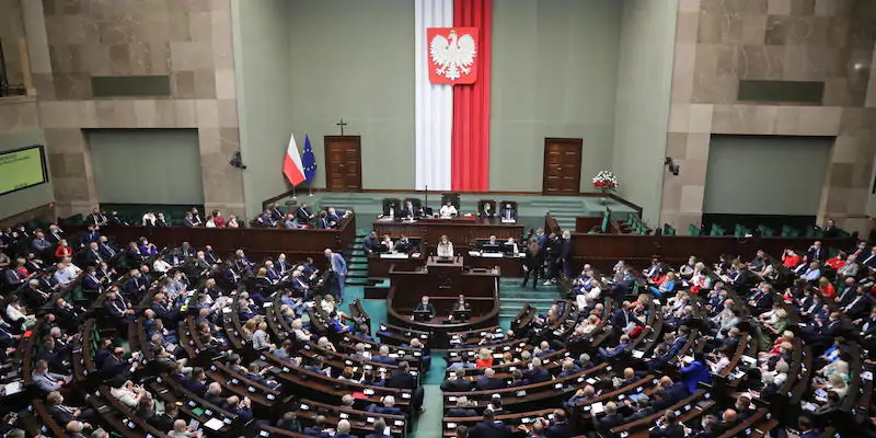 In Polonia la Camera ha approvato la contestata legge sui media