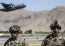La CIA e l'esercito americano stanno svolgendo operazioni di evacuazione segrete al di fuori dell'aeroporto di Kabul