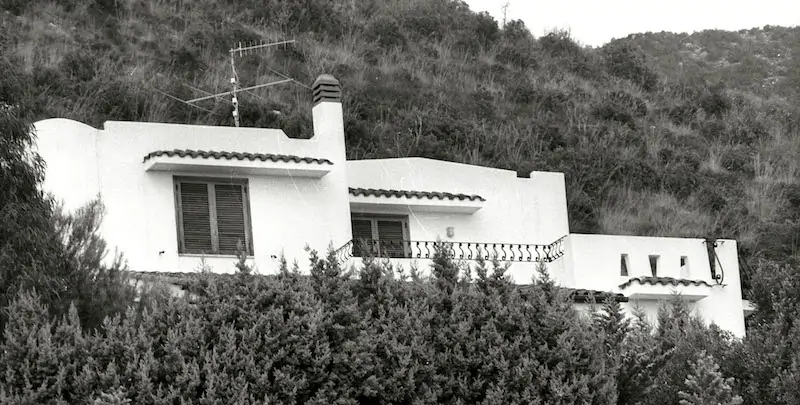 La villa della famiglia Ghira nel Circeo. (Ansa)