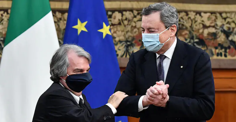 Il ministro Renato Brunetta e il presidente del Consiglio Mario Draghi (ANSA/ETTORE FERRARI)