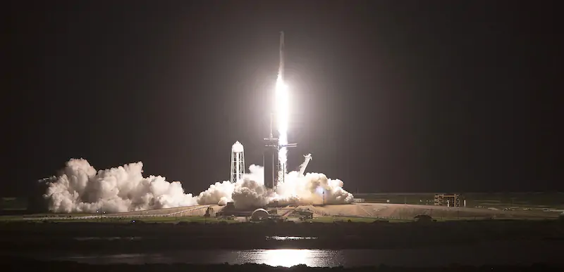 La partenza del razzo Falcon 9 (Joe Raedle/Getty Images)