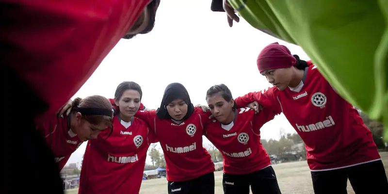 La nazionale femminile di calcio afghana nel 2010 (Majid Saeedi/Getty Images)