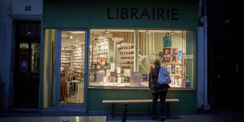 Una libreria di Parigi, il 31 ottobre 2020 (Kiran Ridley/Getty Images)