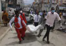 Un'autobomba è esplosa vicino al palazzo presidenziale di Mogadiscio, in Somalia: sono morte almeno sette persone