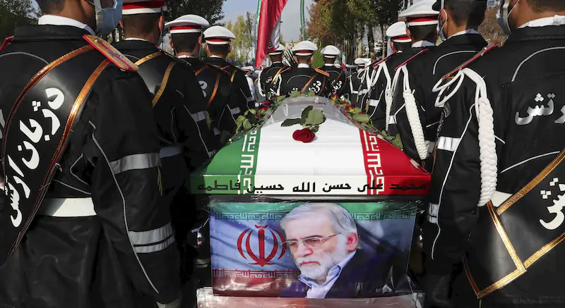 I funerali di Mohsen Fakhrizadeh il 30 novembre 2020 a Teheran (Iranian Defense Ministry via AP)