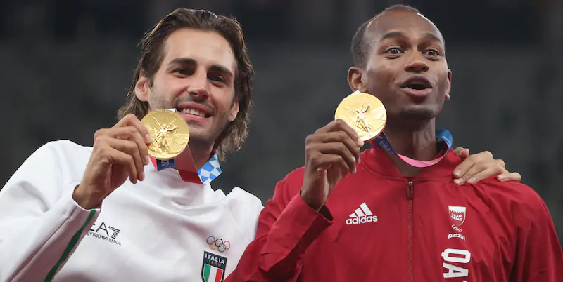 Gianmarco Tamberi e Mutaz Essa Barshim, vincitori a pari merito della medaglia d'oro nel salto in alto alle Olimpiadi di Tokyo (Patrick Smith/Getty Images)