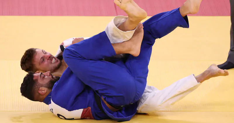 Il judoka algerino che si era ritirato dalle Olimpiadi per non affrontare un atleta israeliano è stato squalificato per 10 anni