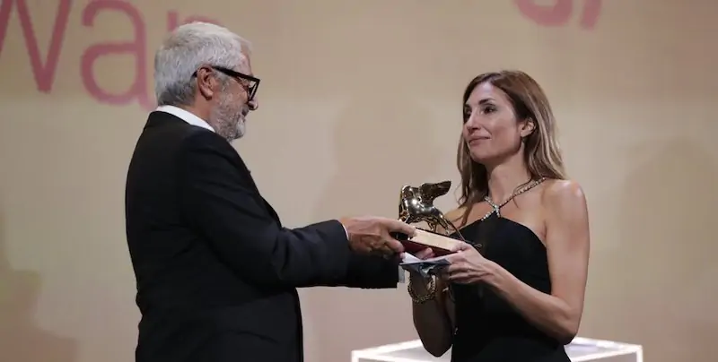 Audrey Diwan, vincitrice del Leone d'oro per il Miglior film con L'événement (Biennale di Venezia/Twitter)