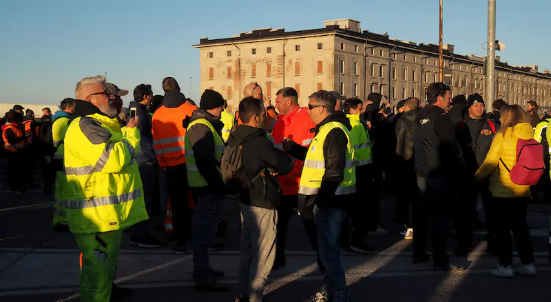 La protesta al porto di Trieste, venerdì mattina. (Duccio Pugliese/LaPresse)