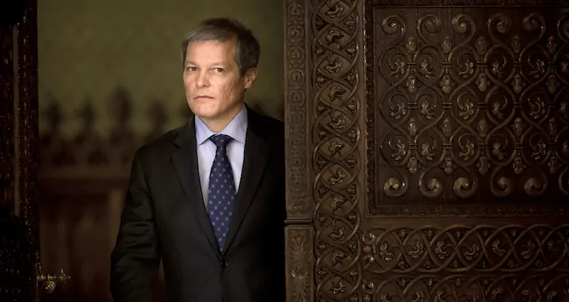 Dacian Cioloş, leader del partito liberale Uniunea Salvați România (USR) (AP Photo/Vadim Ghirda)