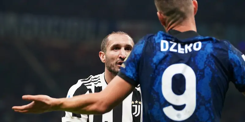 Edin Dzeko e Giorgio Chiellini in Inter-Juventus (Spada/LaPresse)
