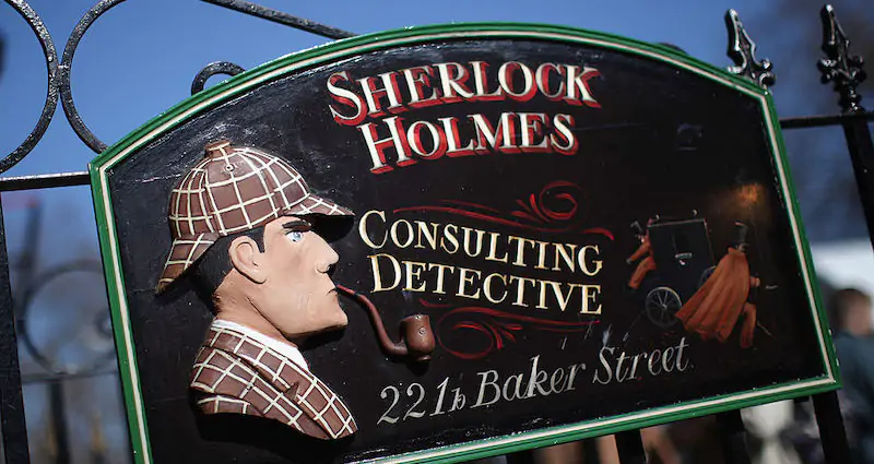 L'insegna all'ingresso del museo di Sherlock Holmes, al 221b di Baker Street a Londra (Dan Kitwood/ Getty Images)