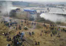 La polizia polacca ha respinto con gas lacrimogeni un gruppo di migranti al confine con la Bielorussia