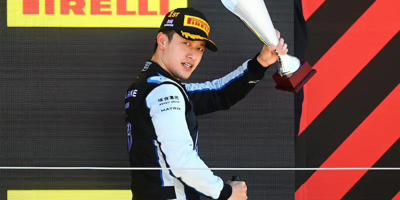 Zhou Guanyu sul podio della Formula 2 (Michael Regan/Getty Images)