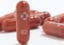 L’AIFA ha autorizzato l’uso della pillola contro la COVID-19 sviluppata dall’azienda farmaceutica MSD