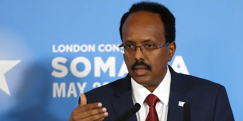Il presidente della Somalia Mohamed Abdullahi Mohamed durante una conferenza stampa, nel 2017 (AP Photo/Kirsty Wigglesworth)