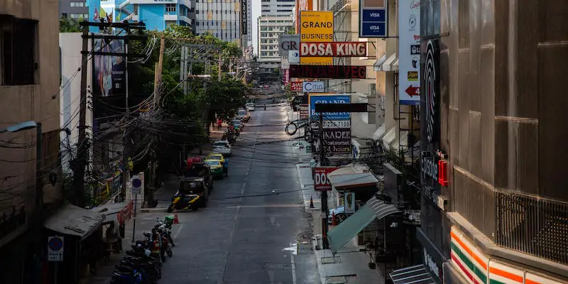 Una strada di Bangkok, in Thailandia, nel 2020 (Lauren DeCicca/Getty Images)