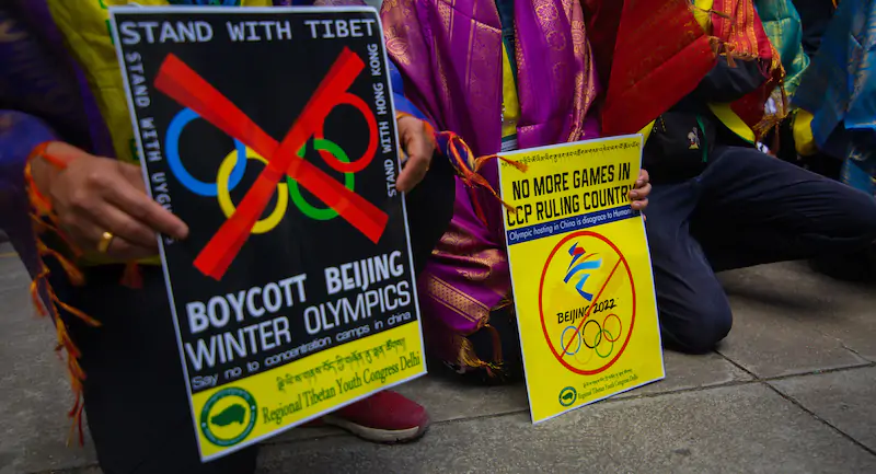 Una manifestazione a favore del boicottaggio delle Olimpiadi invernali di Pechino (Abhishek Chinnappa/Getty Images)