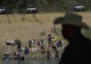 Lo sceriffo del Texas che collabora con civili armati per arrestare i migranti al confine