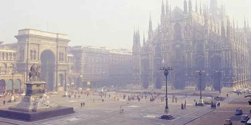 Piazza del Duomo, a Milano, nel 1970 (AP Photo, La Presse)