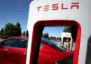 Tesla sta richiamando quasi 500mila veicoli negli Stati Uniti per alcuni problemi di sicurezza