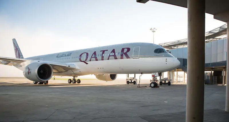 Il primo Airbus A350 consegnato a Qatar Airways nel 2014 (AP Photo/Fred Lancelot)