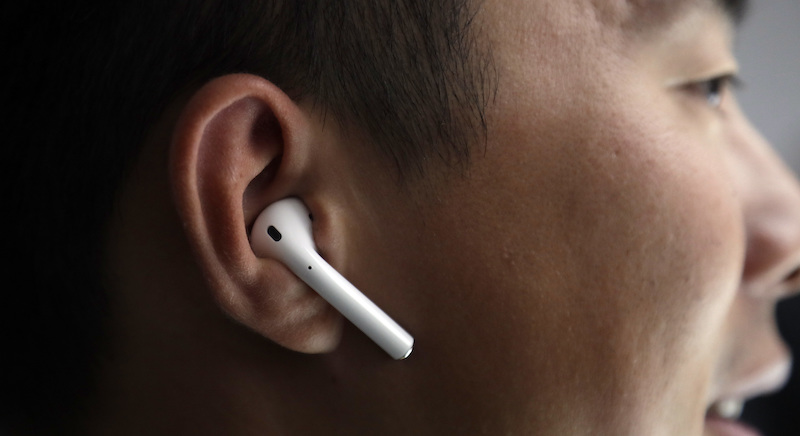È praticamente impossibile riparare gli auricolari Bluetooth - Il Post
