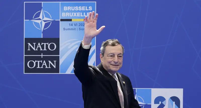 Mario Draghi al summit NATO di Bruxelles dello scorso giugno (AP Photo/Patrick Semansky, Pool)