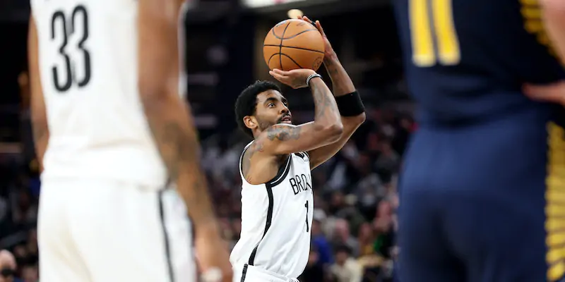 Kyrie Irving all'esordio stagionale con i Brooklyn Nets (Andy Lyons/Getty Images)