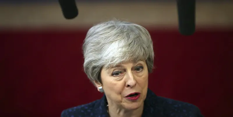 Le critiche di Theresa May a Boris Johnson per le feste organizzate durante il lockdown