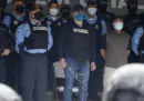 L’ex presidente dell’Honduras Juan Orlando Hernández è stato arrestato in seguito a una richiesta di estradizione degli Stati Uniti per traffico di droga e corruzione